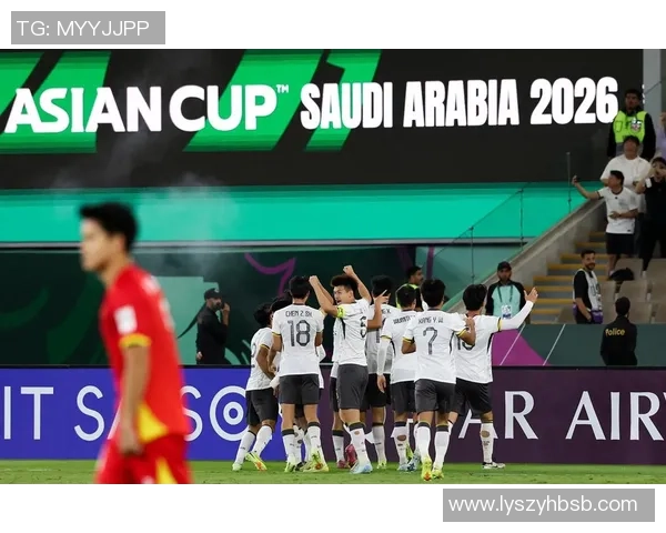 国足亚洲杯再创佳绩全场鏖战逆转取胜点燃球迷激情